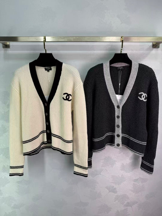 New Early Autumn V-neck Knitted Cardigan