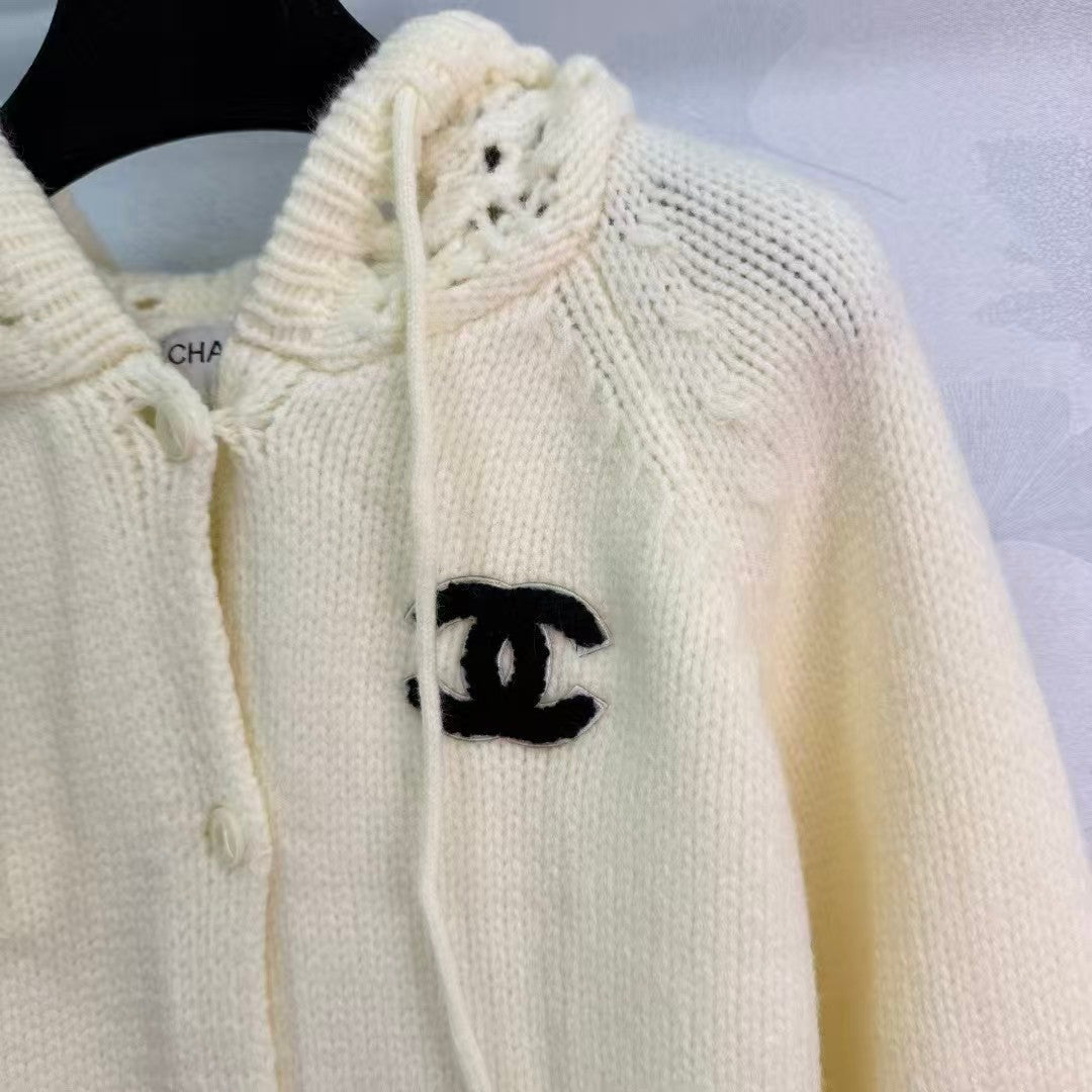 New hooded knitted cardigan