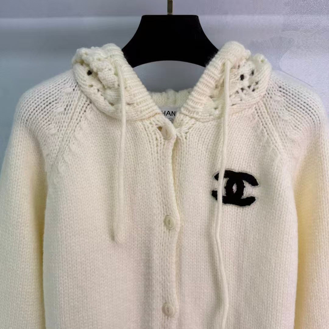 New hooded knitted cardigan
