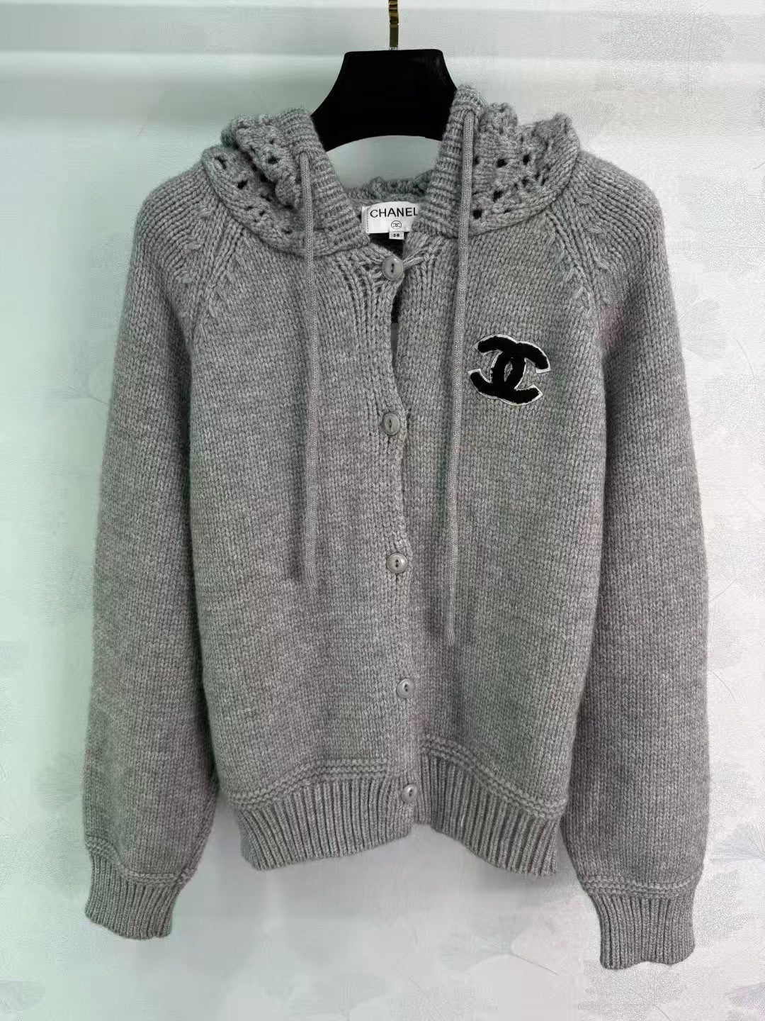 New hooded knitted cardigan
