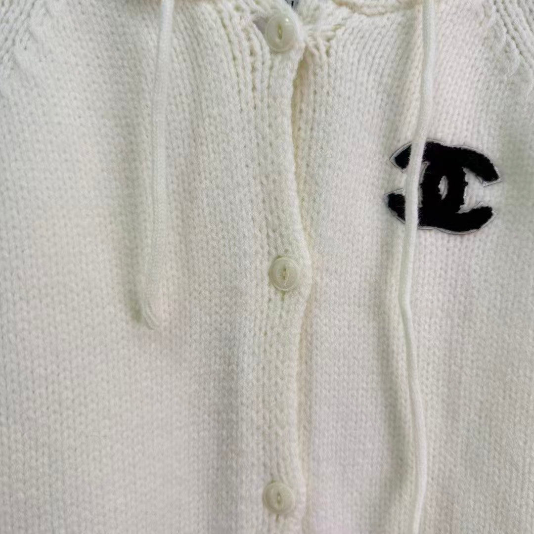 New hooded knitted cardigan