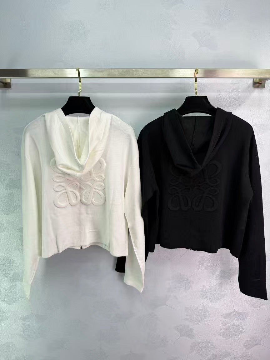 New knitted hooded cardigan