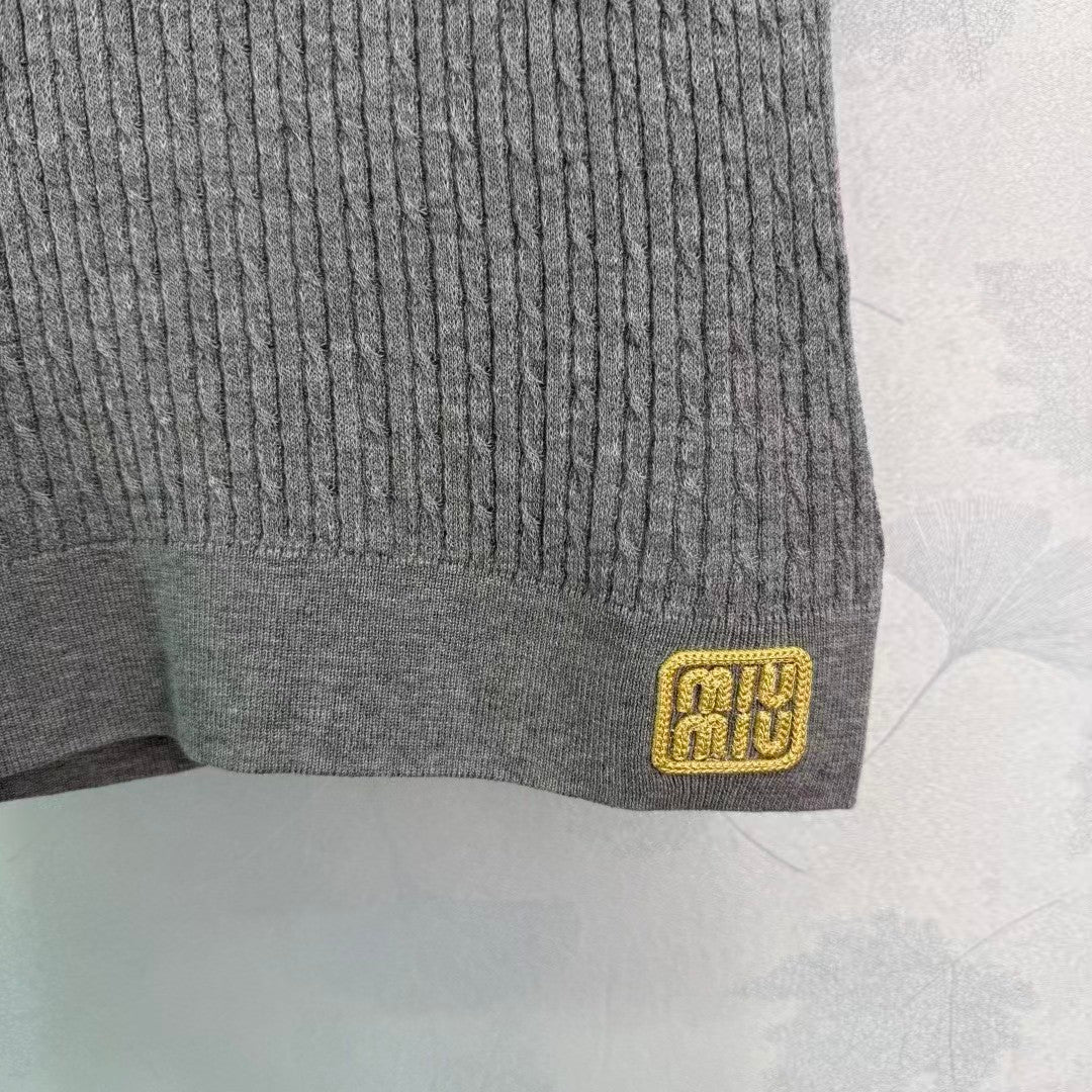 Cable-knit short-sleeves