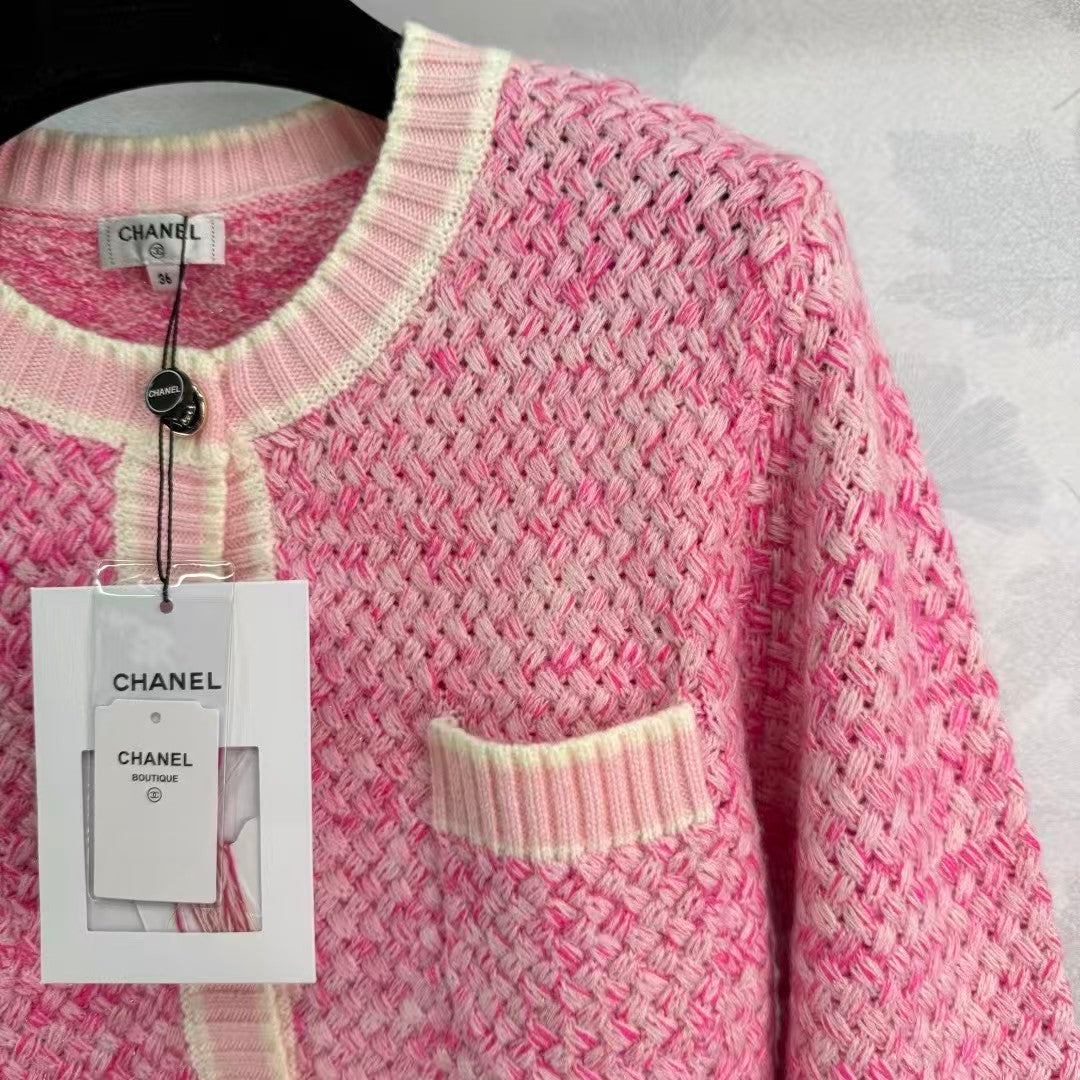 New contrast color knitted cardigan