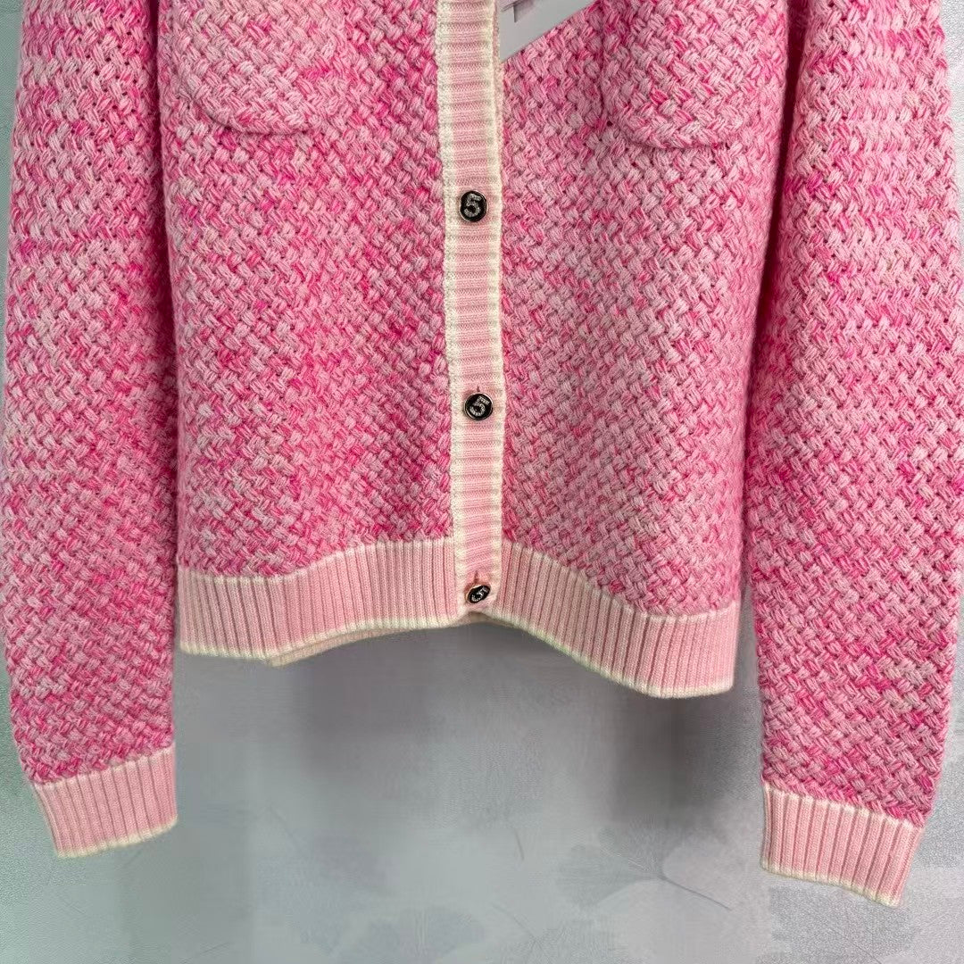 New contrast color knitted cardigan