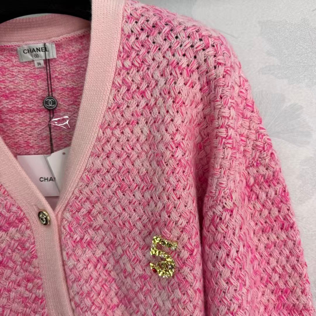 New contrast color V-neck cardigan