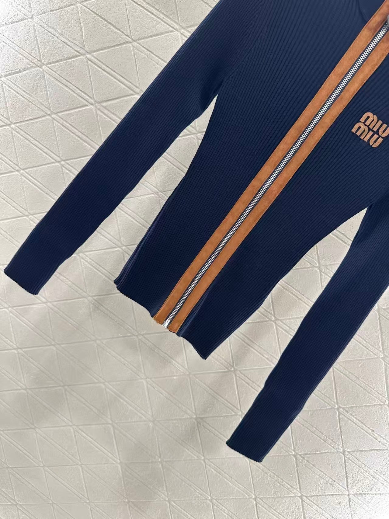 New leather knitted cardigan