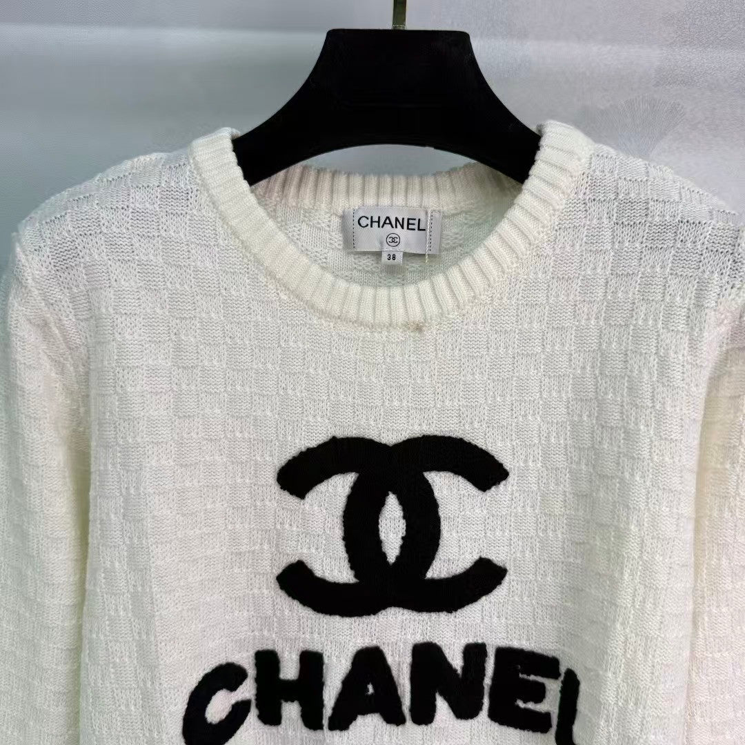 New early autumn knitted tops