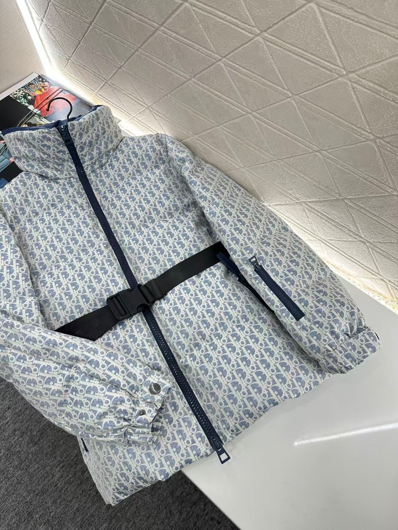 Belted stand-up collar jacquard down jacket