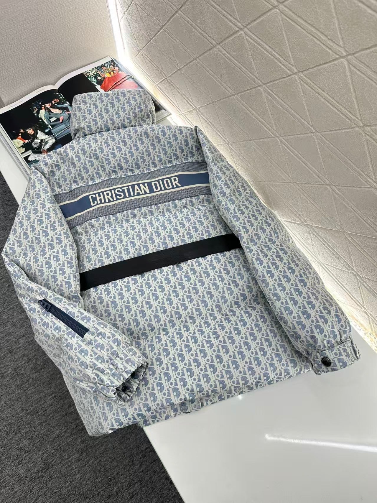 Belted stand-up collar jacquard down jacket