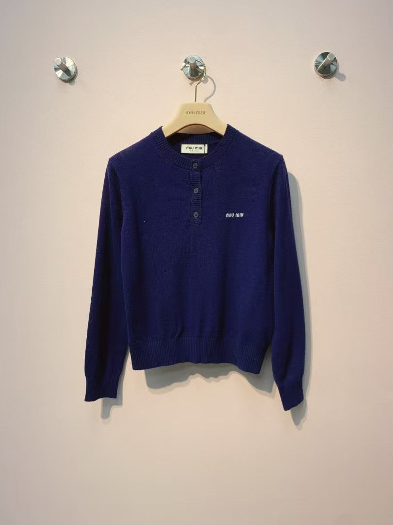 New autumn and winter knitted round neck top