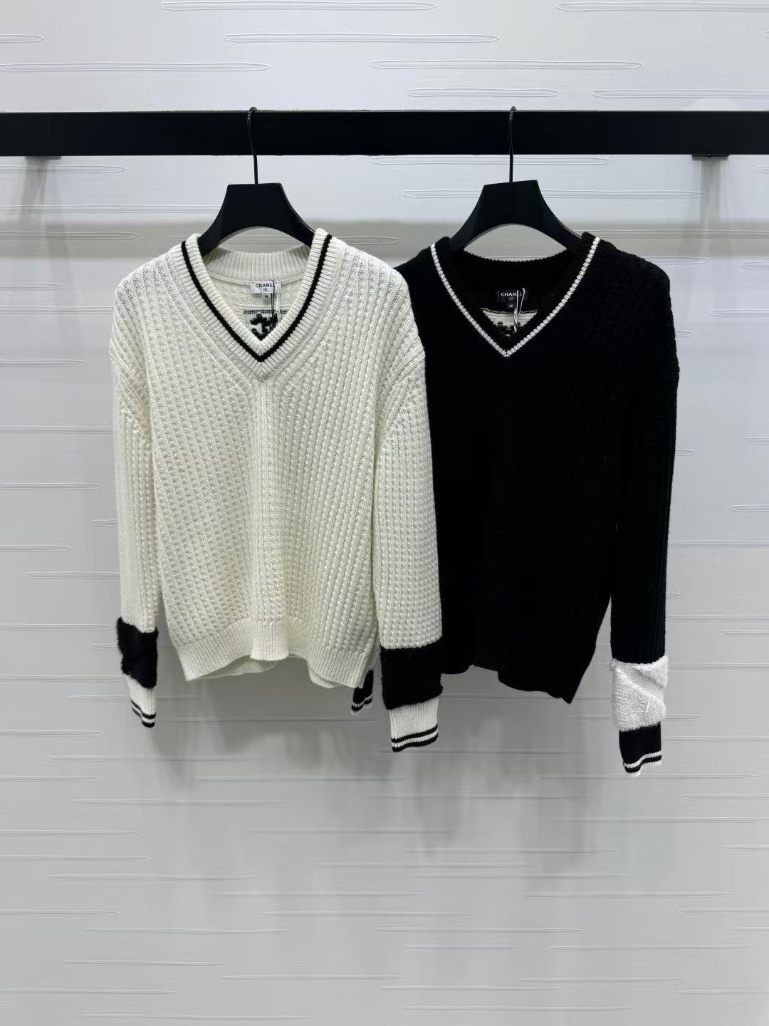 Ski Series V-Neck Long Sleeve Sweater
