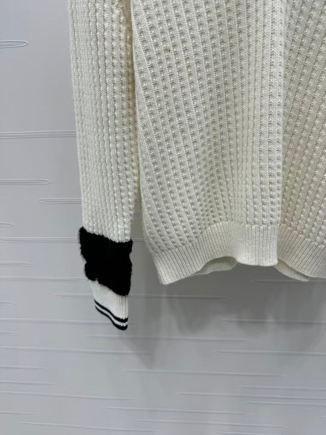 Ski Series V-Neck Long Sleeve Sweater