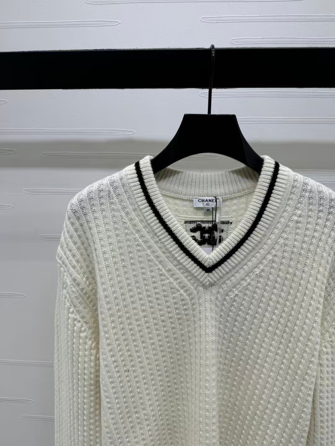 Ski Series V-Neck Long Sleeve Sweater