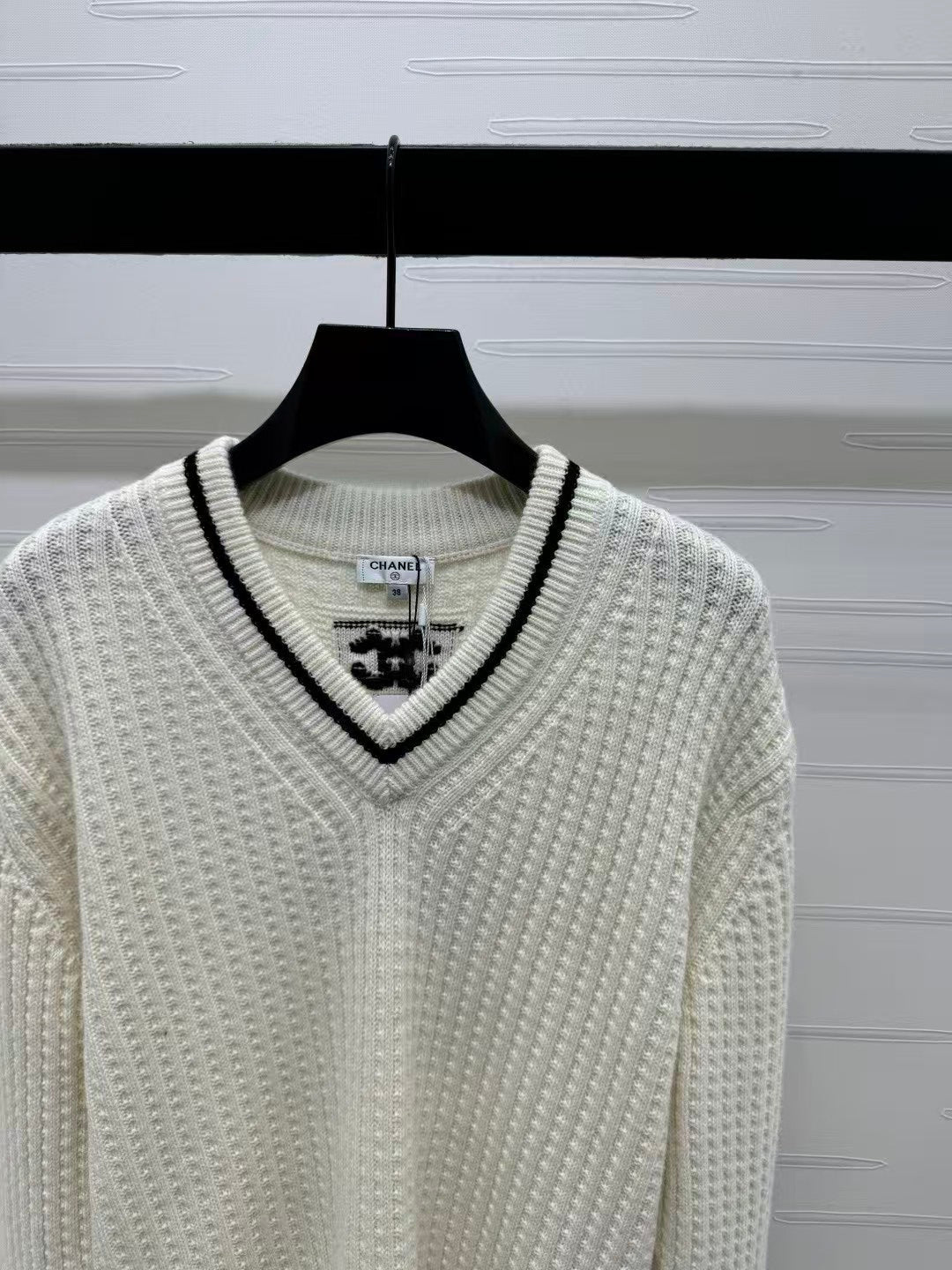 Ski Series V-Neck Long Sleeve Sweater