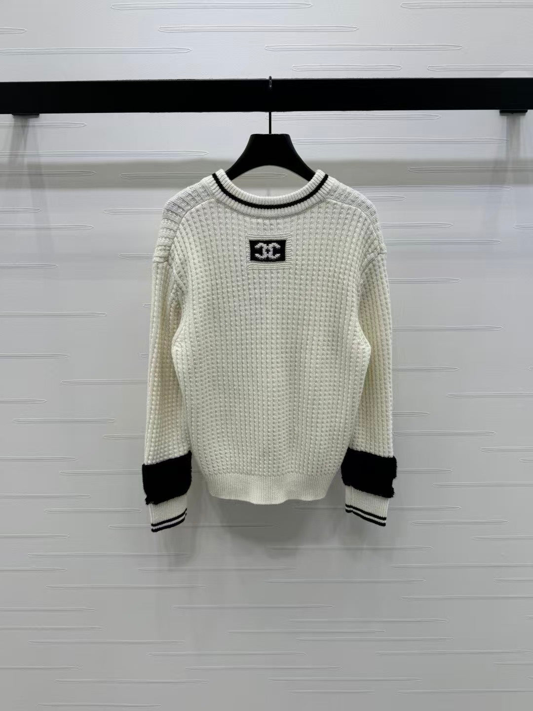 Ski Series V-Neck Long Sleeve Sweater