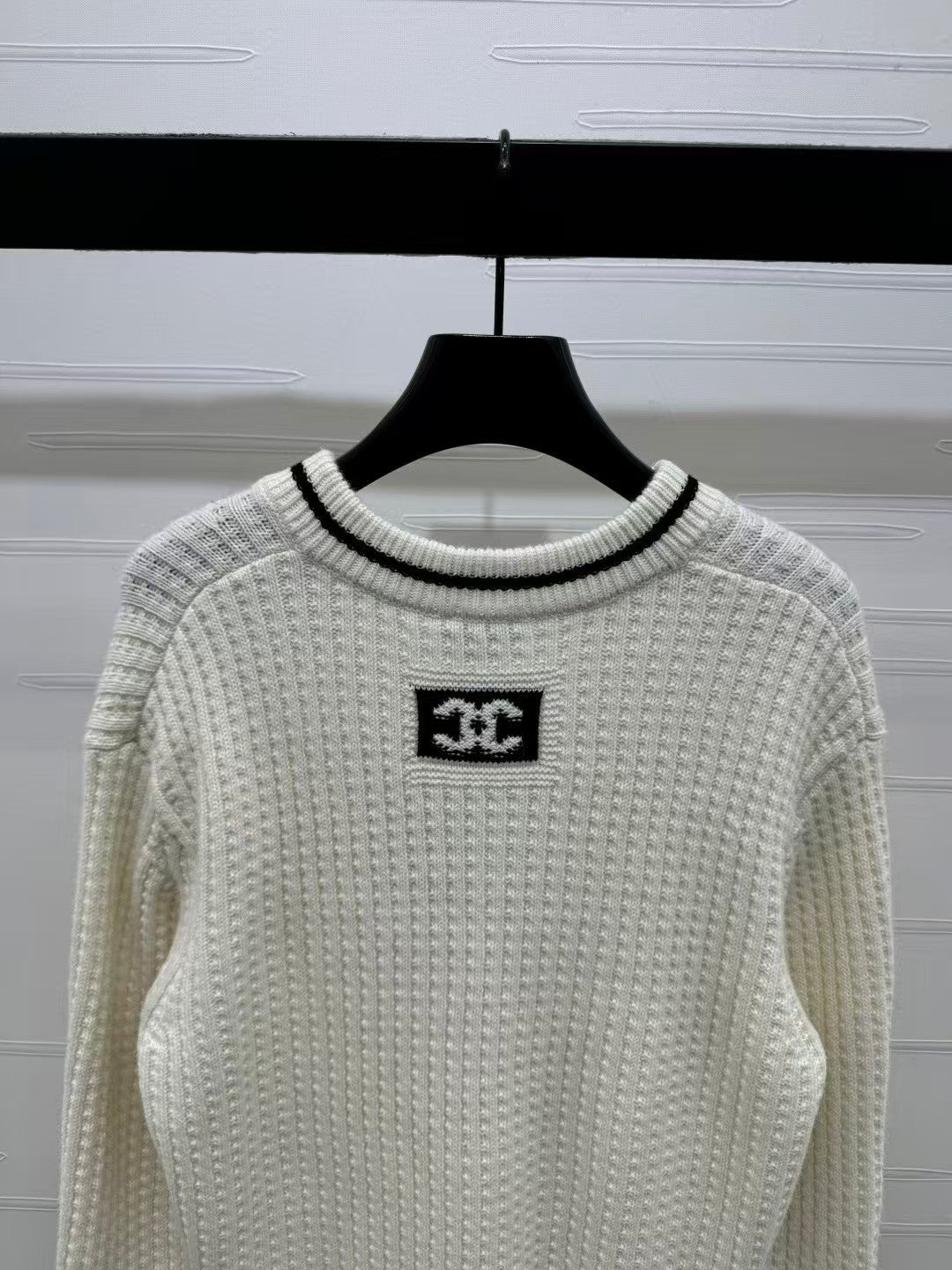 Ski Series V-Neck Long Sleeve Sweater