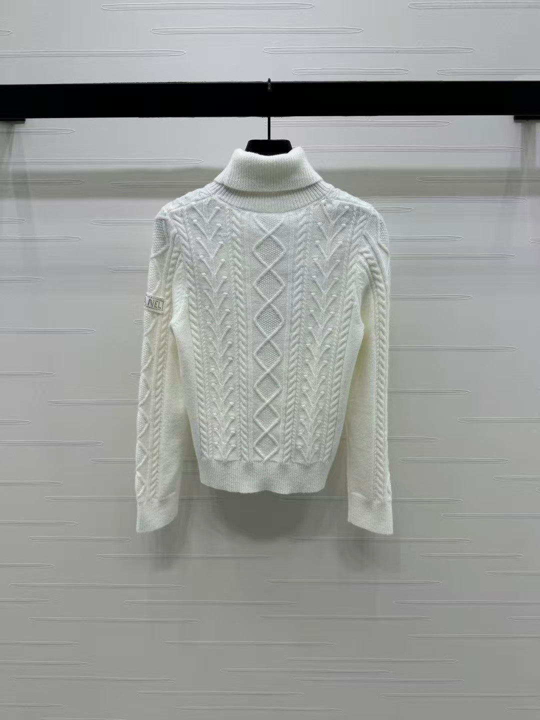 turtleneck knitted long-sleeved sweater