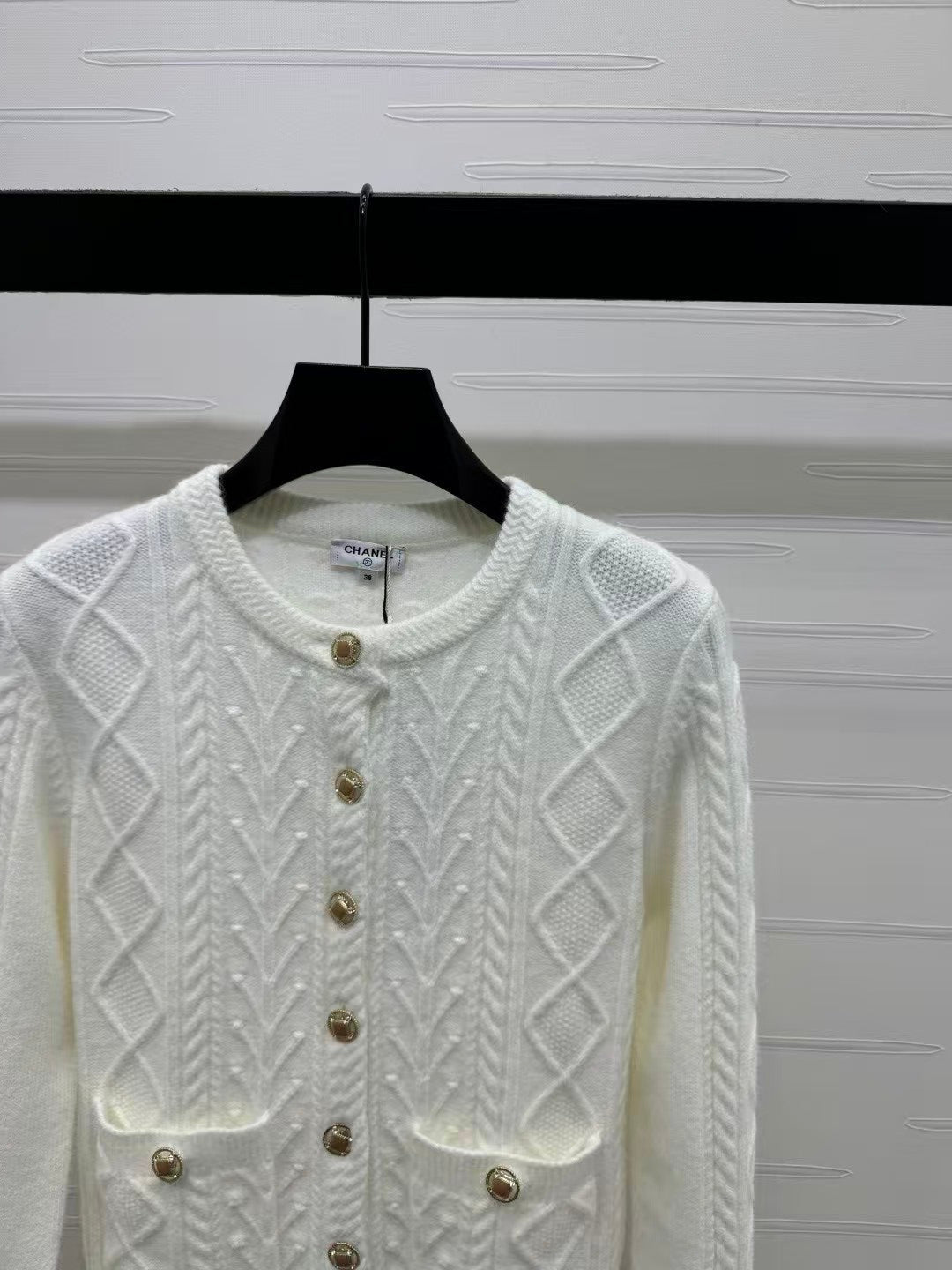 New round neck long sleeve cardigan