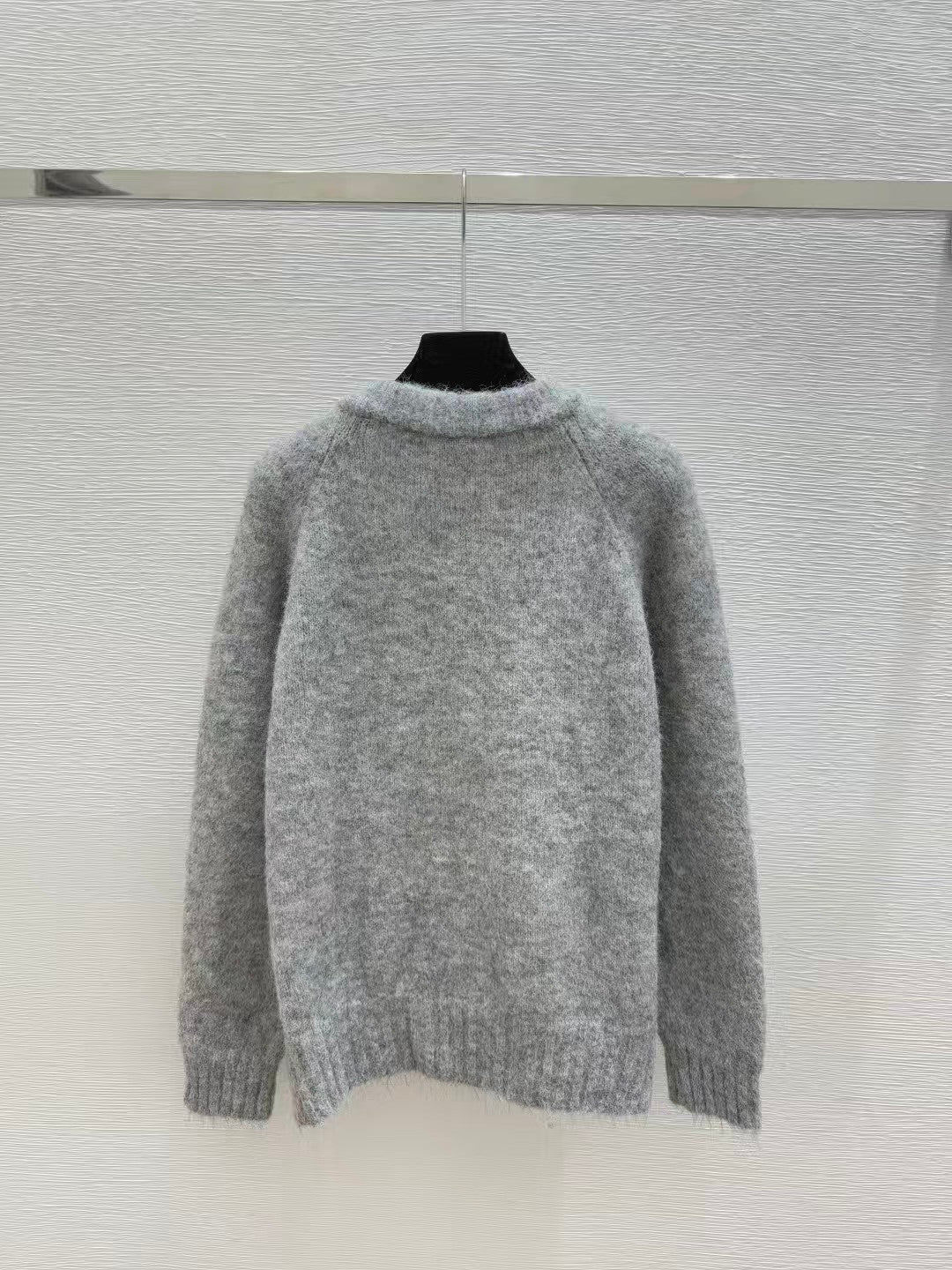 Solid color round neck knitted long sleeves