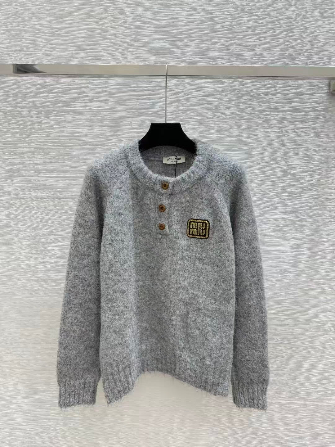 Solid color round neck knitted long sleeves