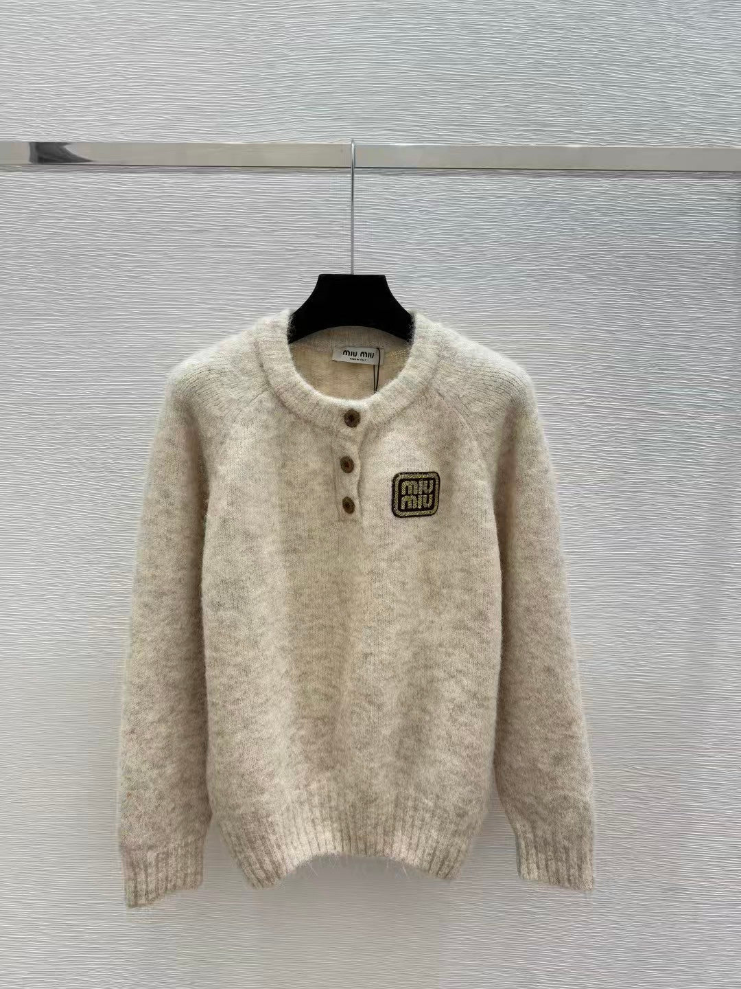 Solid color round neck knitted long sleeves