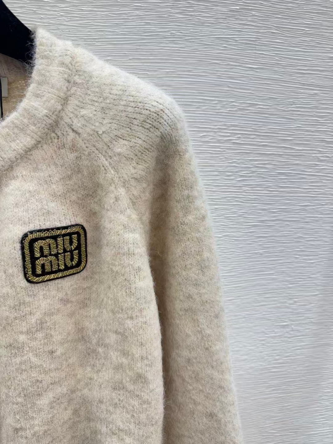 Solid color round neck knitted long sleeves