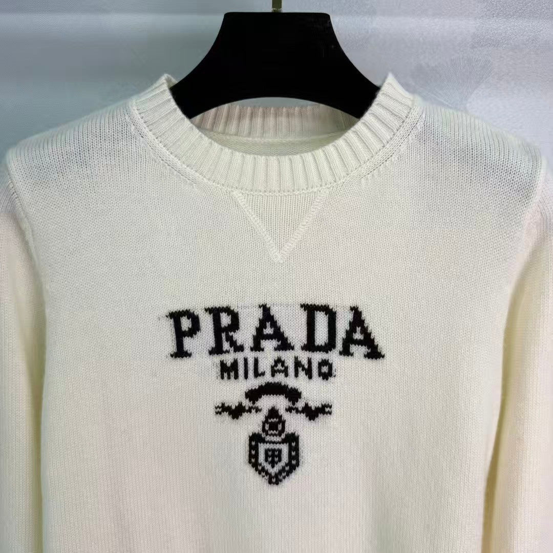 New knitted crew neck sweater