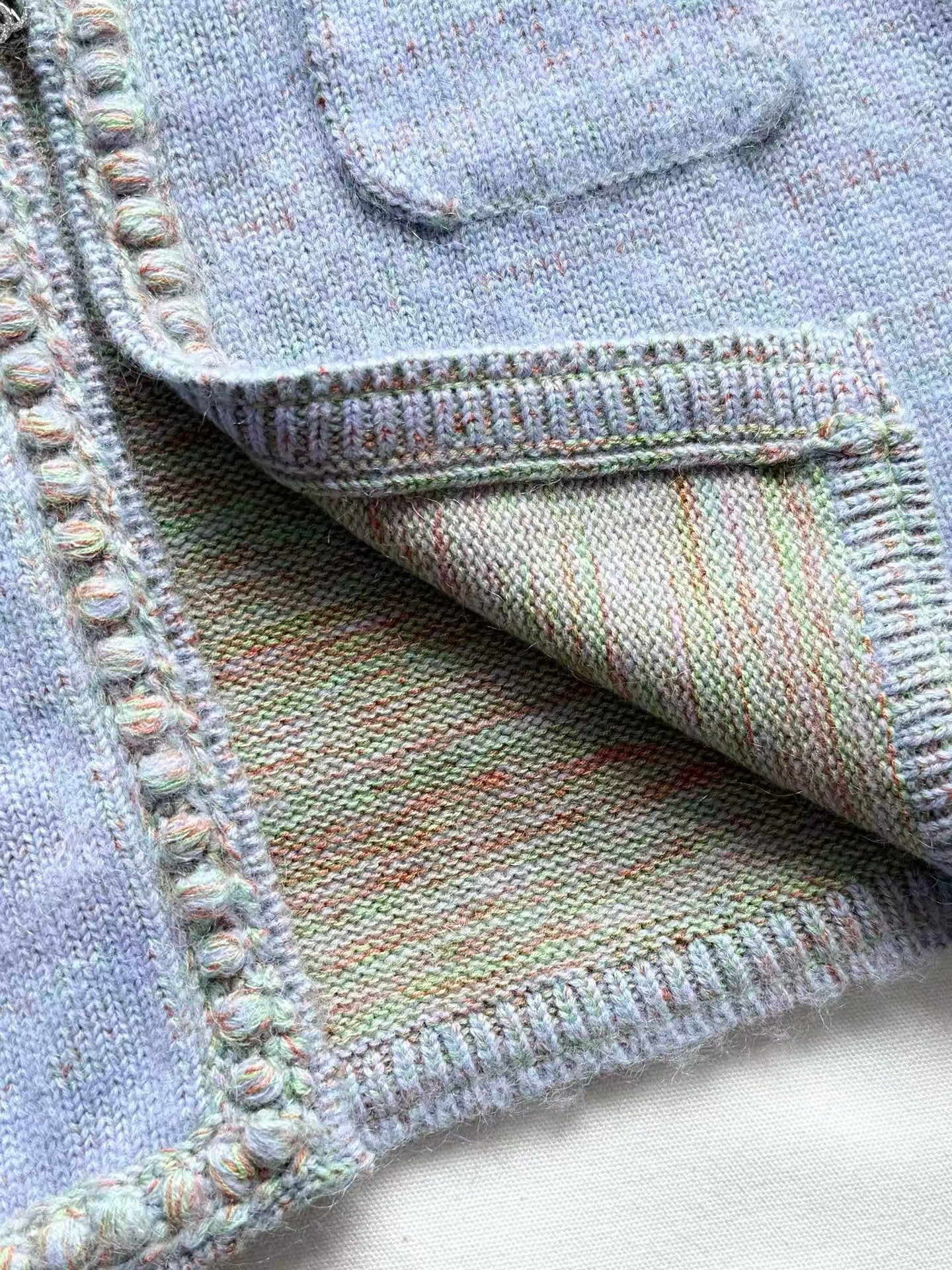 Doll collar custom-dyed diamond button cardigan