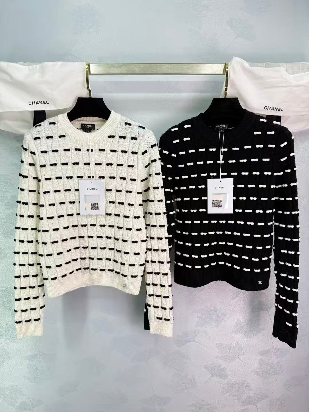 Bow-tie round neck long-sleeved knit top