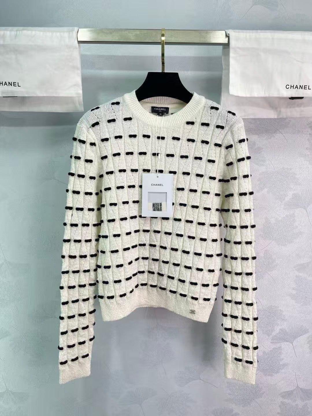 Bow-tie round neck long-sleeved knit top