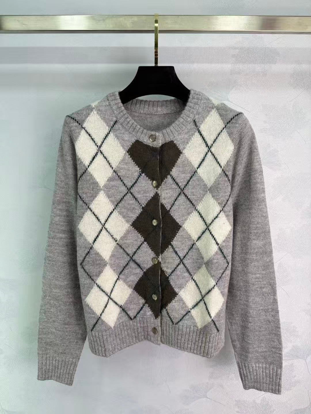 Checkered round neck knit cardigan