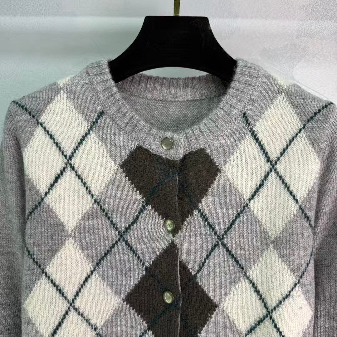 Checkered round neck knit cardigan