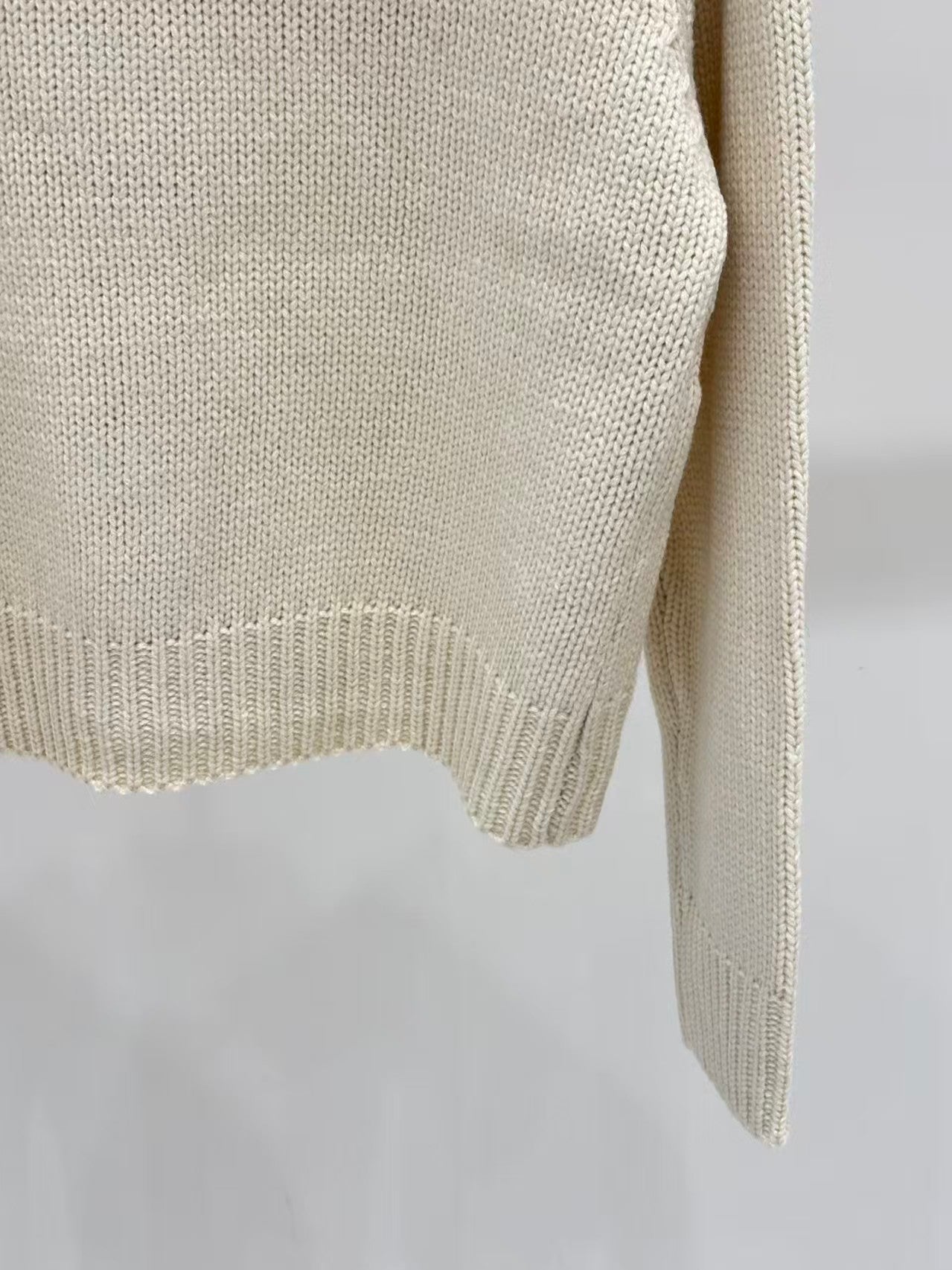 New logo embroidered inlaid metal button cardigan