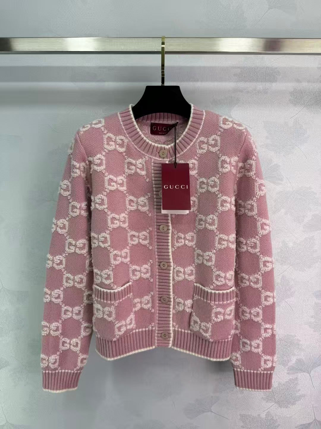 New round neck knitted cardigan