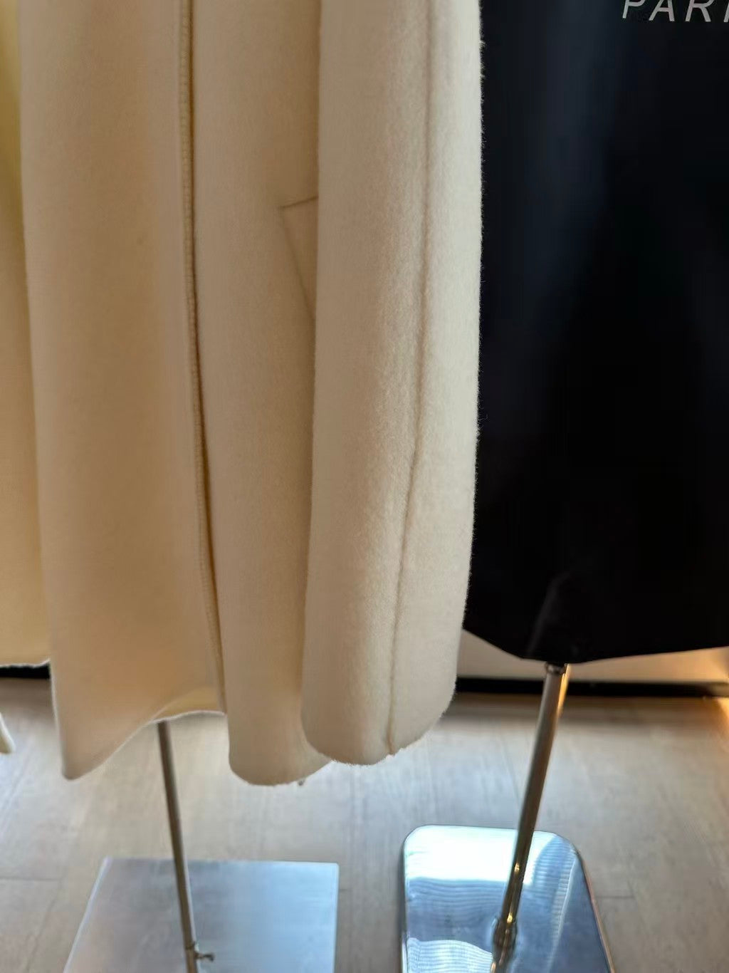 New wool and cashmere coat