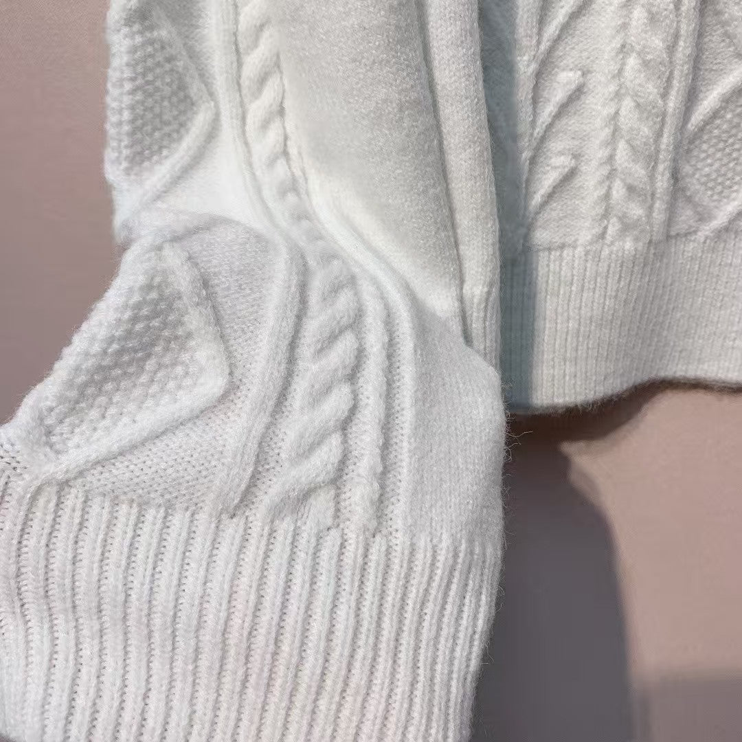 New knitted logo versatile sweater