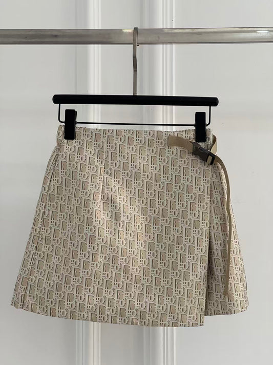 Jacquard belted shorts