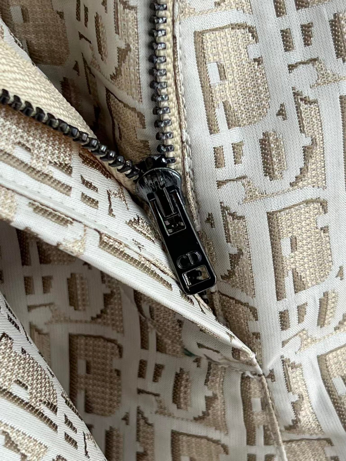 Jacquard belted shorts