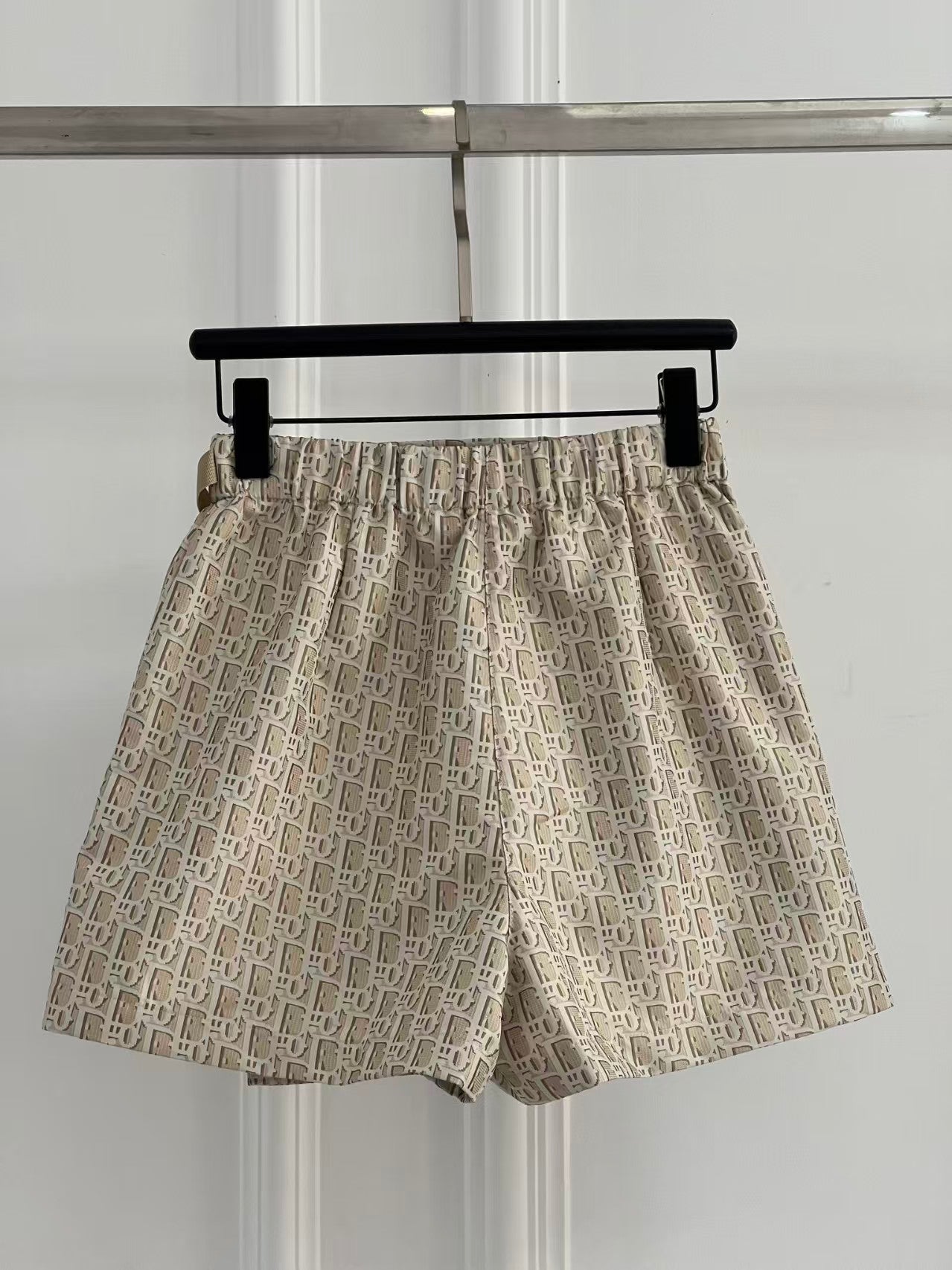 Jacquard belted shorts