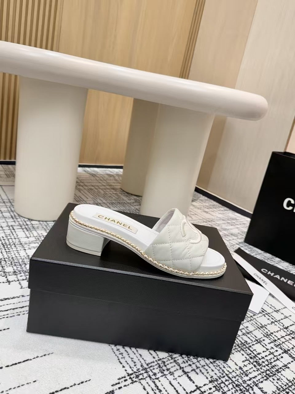 New top-quality sandals