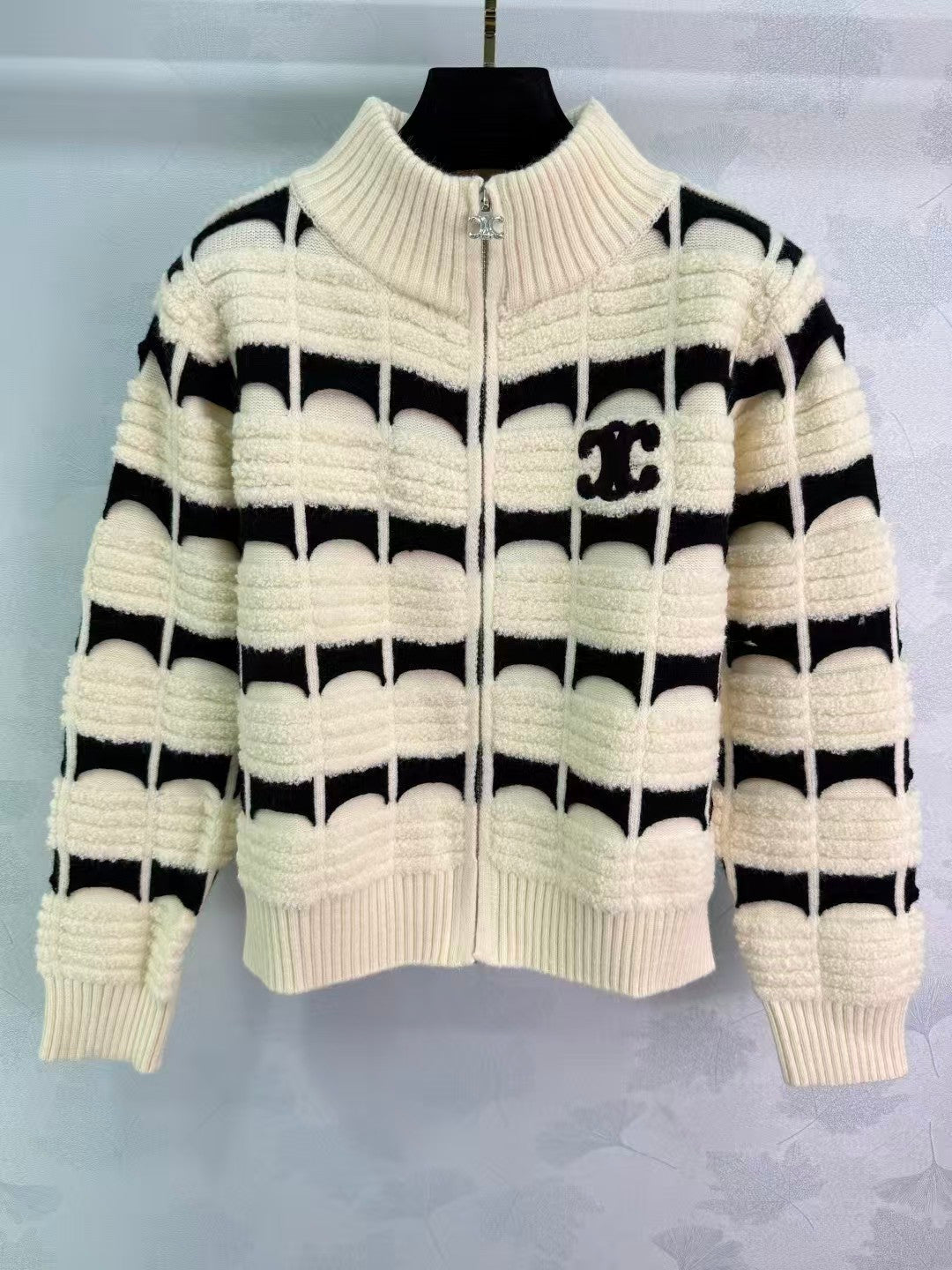 Diamond pattern knit cardigan