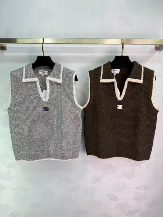 New collared knitted vest