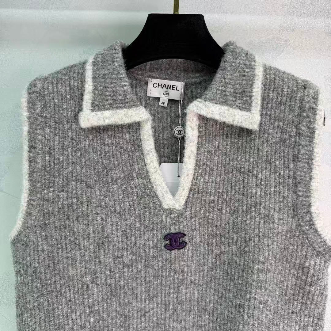 New collared knitted vest