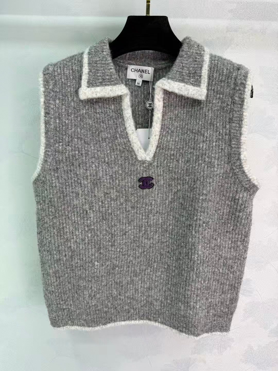 New collared knitted vest