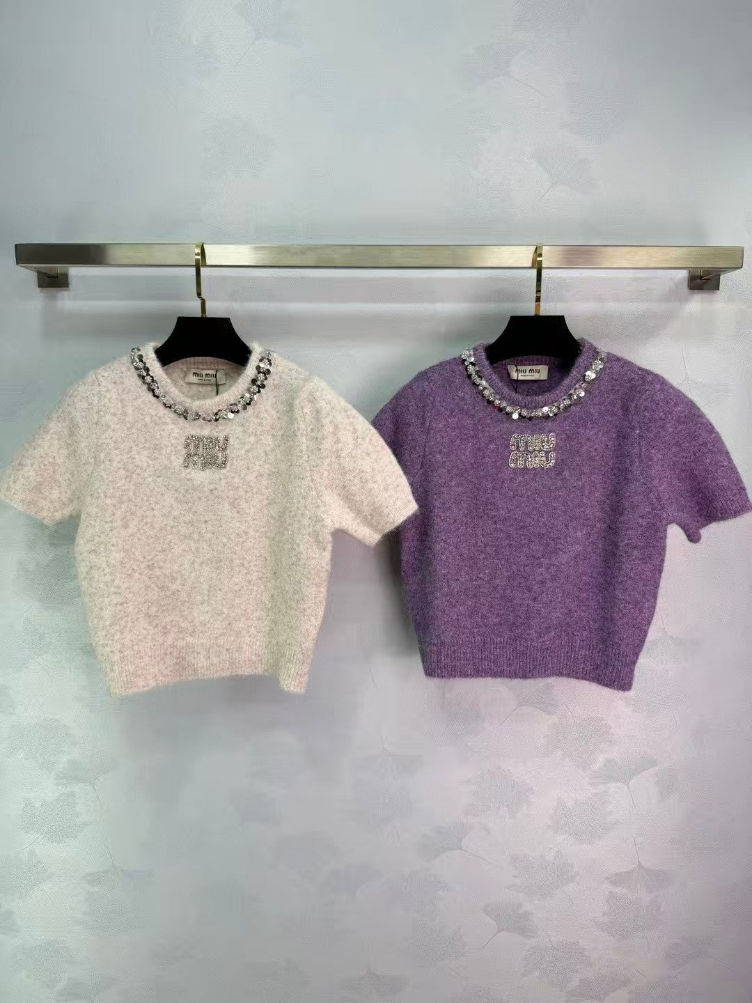 New short-sleeved sweater
