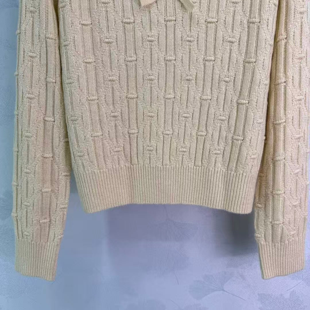 Double C logo + bow knit sweater