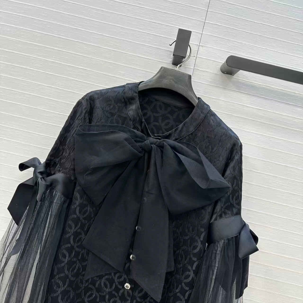 Silk cardigan with lace bow