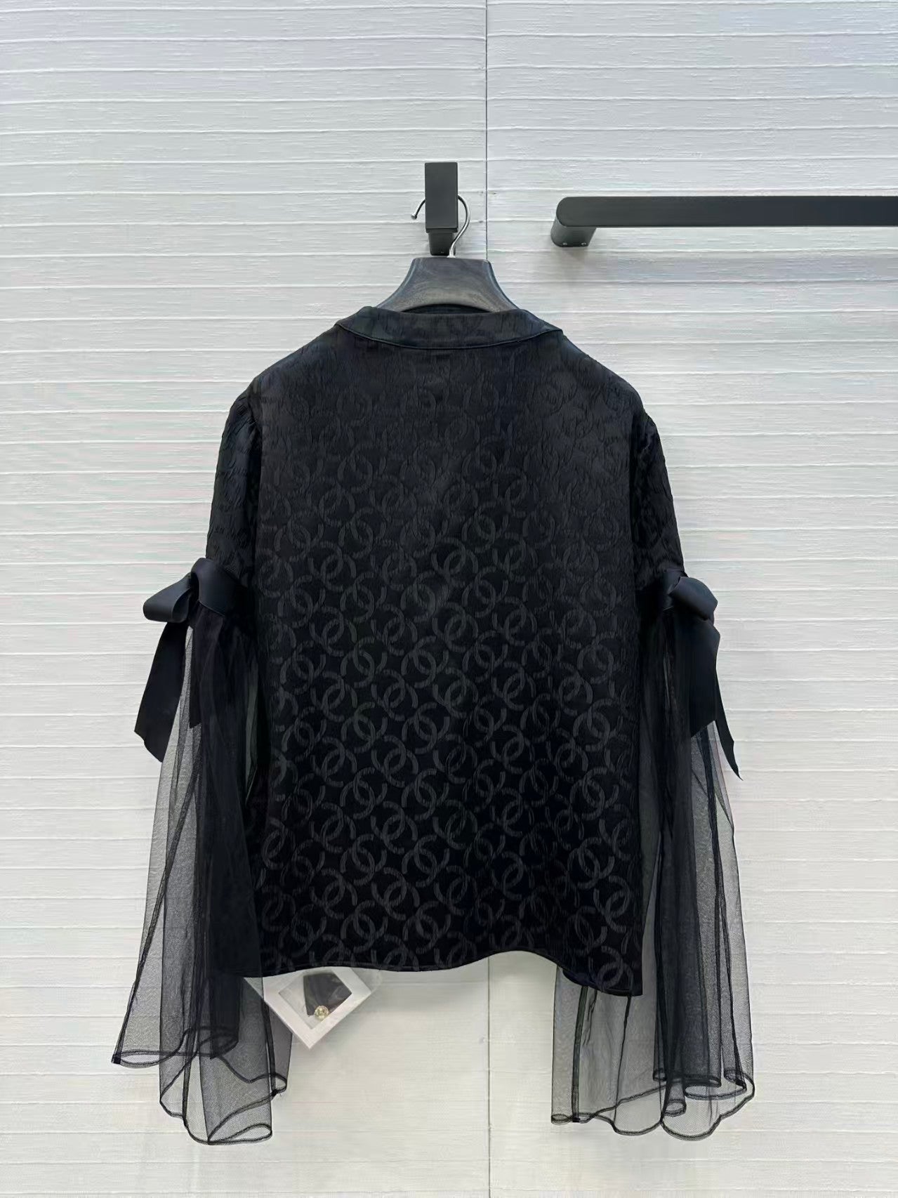 Silk cardigan with lace bow