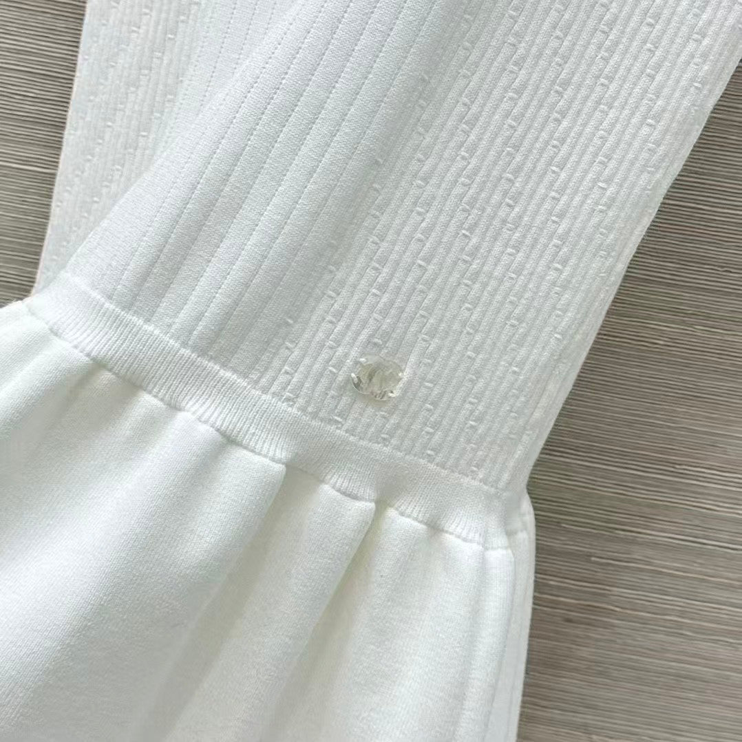 Heart-shaped 3D floral logo knitted vest dress